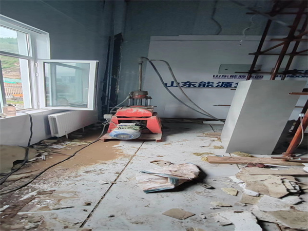 白鹭湖管理区地基基础下沉墙体裂缝加固注浆顶升施工